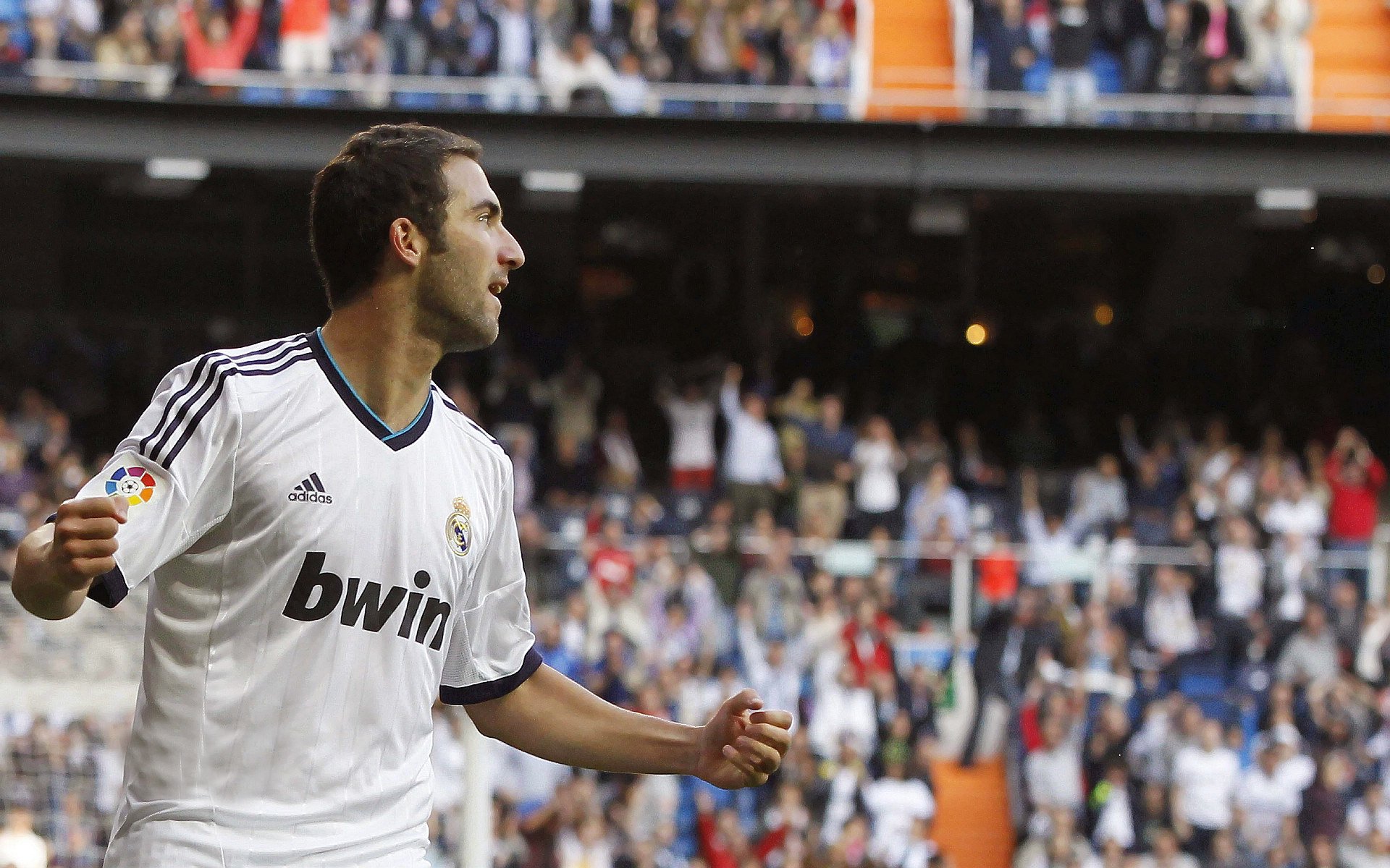 葡萄牙黄金一代再现神威！3-0狂扫韩国，拜仁核心基米希化身全场节拍器导演大胜