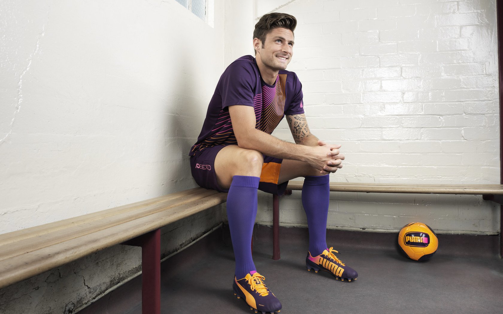 赛道如战场,F1街道赛之夜,拉梅洛以热爱为引擎扛起全队